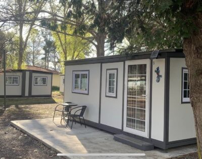 King Studio Cabin – Sleeps 4