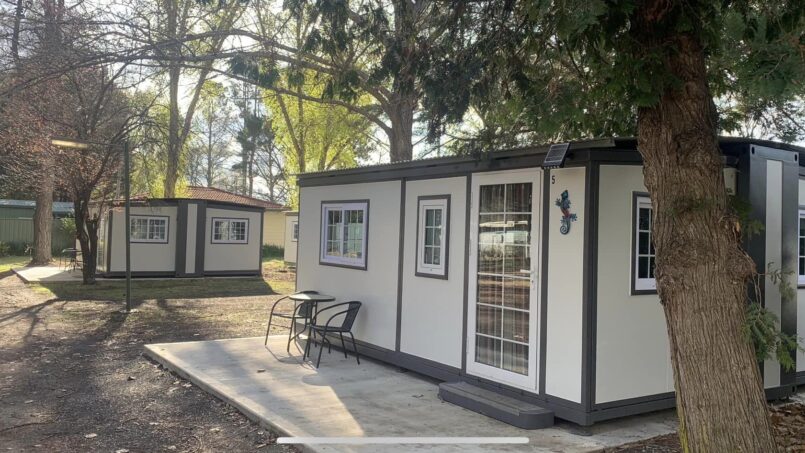 Glen Innes motel accomodation, long term stay discounts available, full amentities with trailer parking